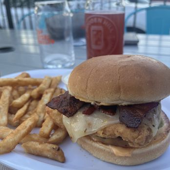 Wooden Hill Brewing - Fried chicken sandwich - Breweries Near Me - Edina, Minnesota Wooden Hill Brewing - Fried chicken sandwich - Breweries Near Me - Edina, Minnesota