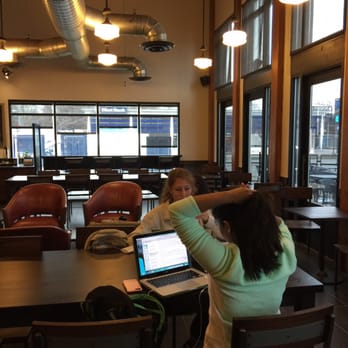 Starbucks - Coffee & Tea Near Me - Des Moines, Iowa