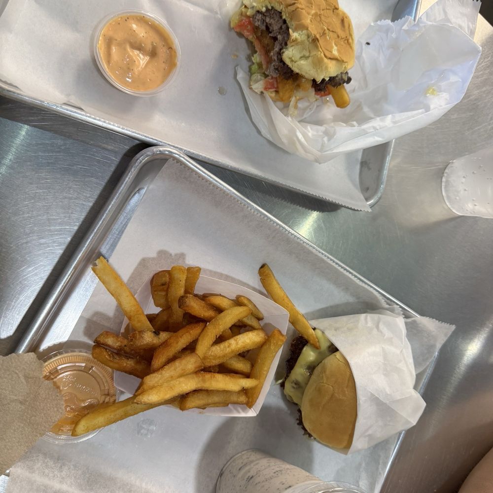 Burger 7 - Burgers Near Me - Falls Church, Virginia