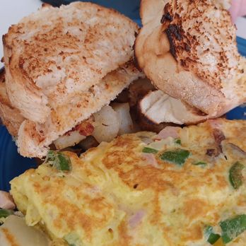 Fox’s Diner - Western omelette - Desserts Near Me - Munhall, Pennsylvania
