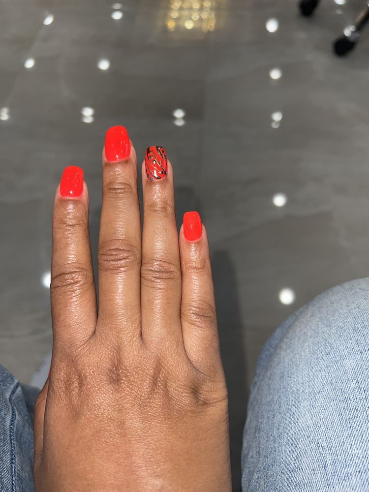 Nancy Nails & Spa Logo