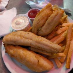 The Dugout Bar & Grill - Fish fry, Paulie special