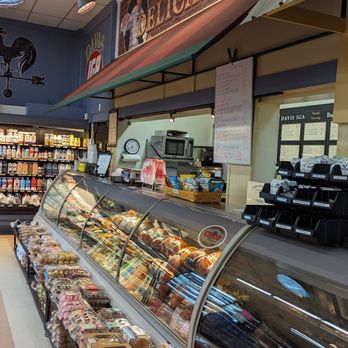 Davis Iga - the inside of a grocery store - Specialty Food Near Me - Kent, Connecticut