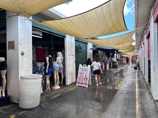 Redland Market Village by null