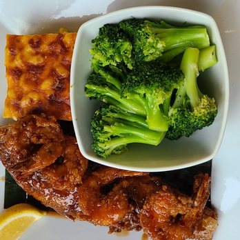 Sugar'd - Trinidad Chinese Double Surf Snapper and Shrimp with Mac and broccoli - Caribbean Near Me - Brooklyn, New York Sugar'd - Trinidad Chinese Double Surf Snapper and Shrimp with Mac and broccoli - Caribbean Near Me - Brooklyn, New York