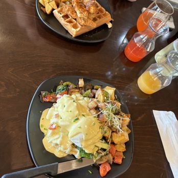 The Waffle Experience - Florintine eggs Benedict, chicken and waffles, mimosa flight - Waffles Near Me - Elk Grove, California