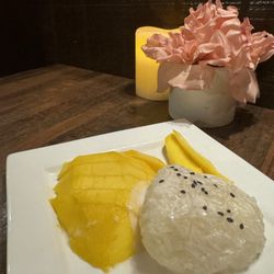Tum Rub Thai - Mango Sticky Rice