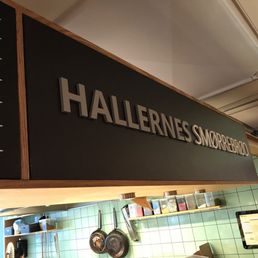 Store logo