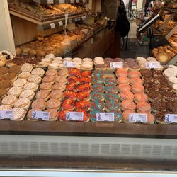 Aumüller - All this goodness at the front window