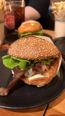 Roam Artisan Burgers by null