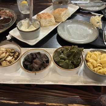 Queenie's - Veggie platter (left to right- cauliflower, mushrooms, collard greens, mac&cheese) - Southern Near Me - Canton, Georgia Queenie's - Veggie platter (left to right- cauliflower, mushrooms, collard greens, mac&cheese) - Southern Near Me - Canton, Georgia