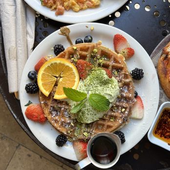 Urth Caffé-Pasadena - waffle with pistachio cream - Cafes Near Me - Pasadena, California