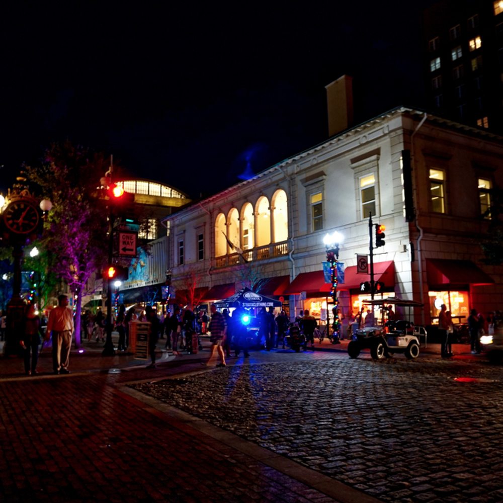 Art Walk - The art walk is successful in good part because it's spread out a bit and offers plenty. - Art Tours Near Me - Jacksonville, Florida
