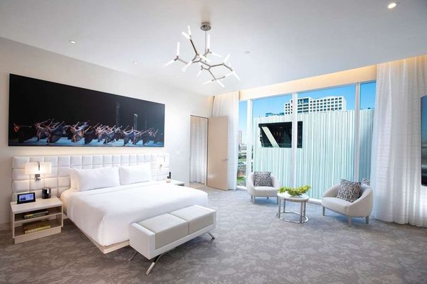 HALL Arts Hotel Dallas, Curio Collection by Hilton by null