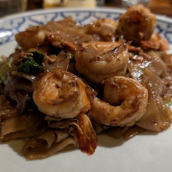 Thai Villa - Pad Se-Ew (Shrimp) - Thai Near Me - New York, New York Thai Villa - Pad Se-Ew (Shrimp) - Thai Near Me - New York, New York