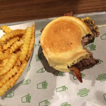 Shake Shack River North - Shack burger with bacon - Burgers Near Me - Chicago, Illinois Shake Shack River North - Shack burger with bacon - Burgers Near Me - Chicago, Illinois