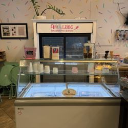 Amaezing Sweet Shoppe - Ice Cream area