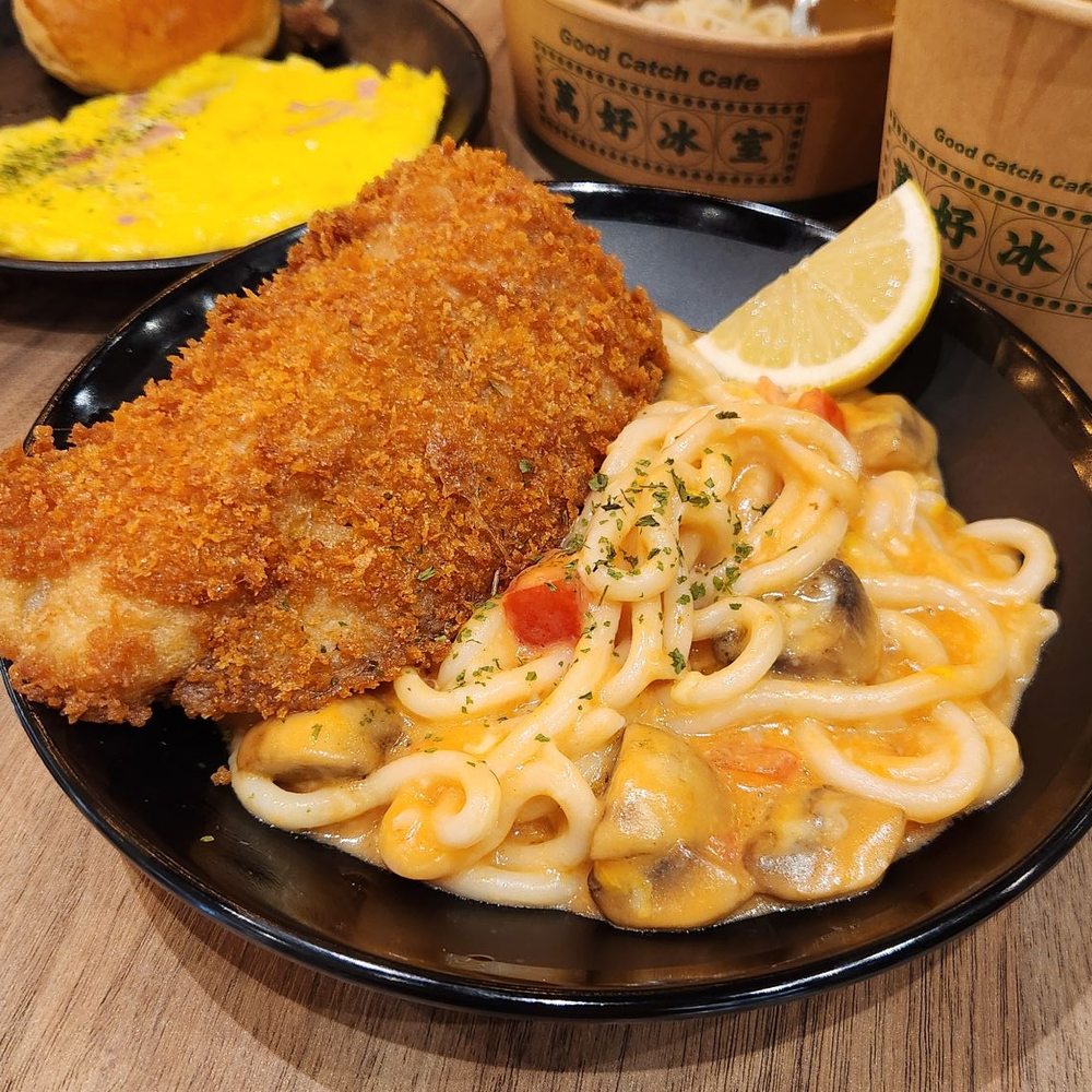 Good Catch Bar & Café - Rose udon with deep fried fillet - Hong Kong Style Cafe Near Me - Toronto, Ontario Good Catch Bar & Café - Rose udon with deep fried fillet - Hong Kong Style Cafe Near Me - Toronto, Ontario