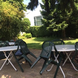 Auberge du Champ de Mars - La terrasse du restaurant.