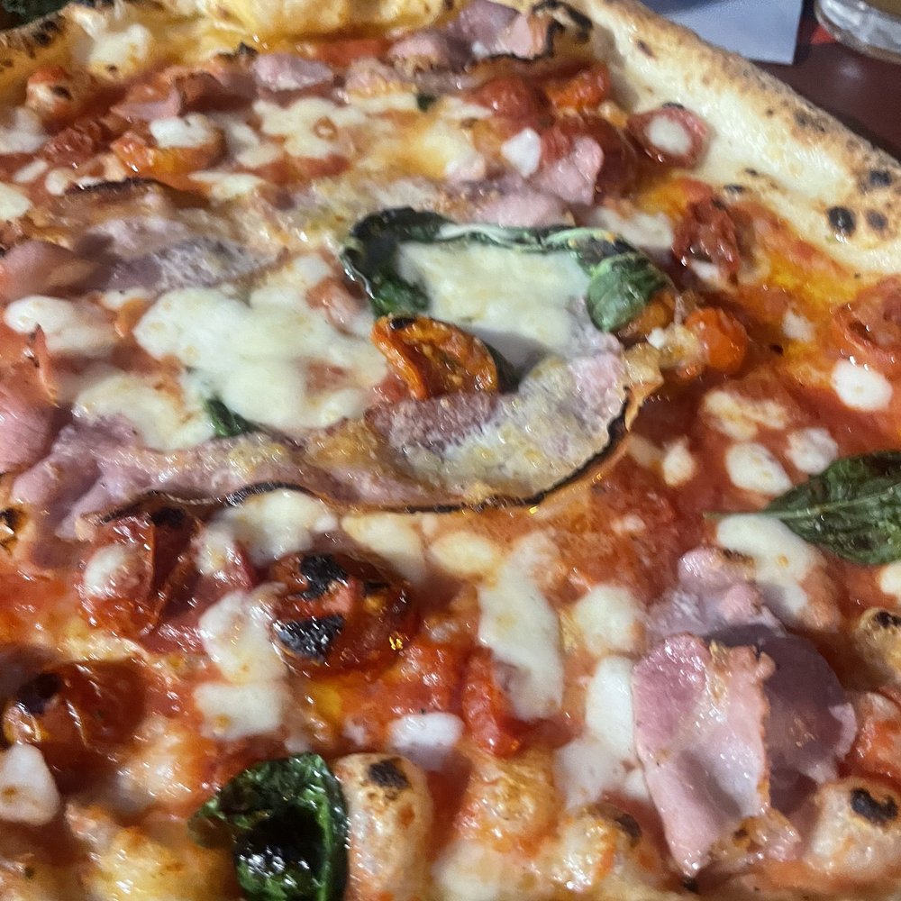 Sorbillo - Margarita pizza with crunchy bacon - Pizza Near Me - Salerno, SA Sorbillo - Margarita pizza with crunchy bacon - Pizza Near Me - Salerno, SA