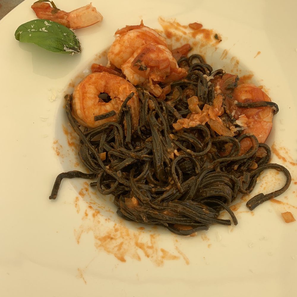 La Dolce Vita - Spinach noodles and shrimp - Italian Near Me - Warsaw, MZ