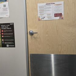 Premier Pet Hospital - Waiting room 1