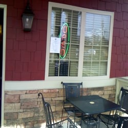 Fagan's Biscuit Barn - Outside seating area