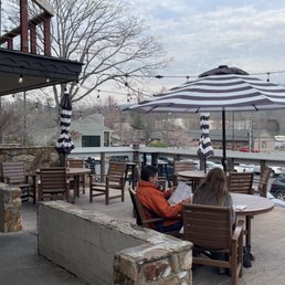 The outdoor dining room patio