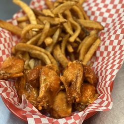 World of Wings - 6 pc Traditional combo