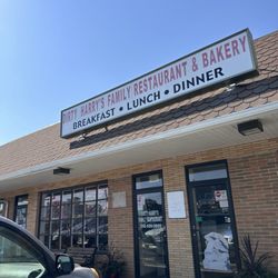 Dirty Harry's Restaurant - Exterior