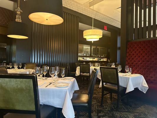 Hy's Steakhouse & Cocktail Bar by null
