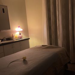 Mia Massage Therapy - Single room