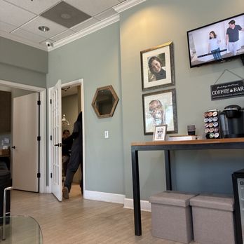 Dentistry at Sugarloaf - Waiting area - Cosmetic Dentists Near Me - Duluth, Georgia Dentistry at Sugarloaf - Waiting area - Cosmetic Dentists Near Me - Duluth, Georgia