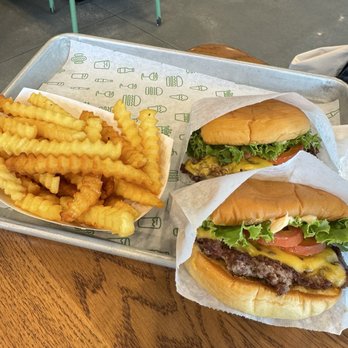 Shake Shack Sugar Land - Burgers Near Me - Sugar Land, Texas Shake Shack Sugar Land - Burgers Near Me - Sugar Land, Texas