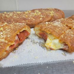 Grinderzee - Deep fried pizza
