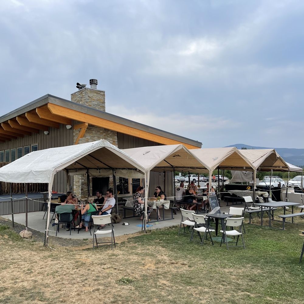 Grateful Vineyard - Wine Tasting Room Near Me - Mount Hood, Oregon