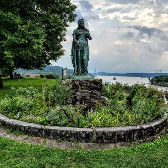 Promenade Hill Park - Statue at Promenade Hill Park - Parks Near Me - Hudson, New York Promenade Hill Park - Statue at Promenade Hill Park - Parks Near Me - Hudson, New York