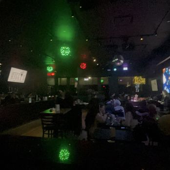 Higgy's - Piano Bars Near Me - South Barrington, Illinois