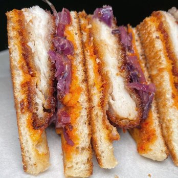 Debajo - Sándwich de Pollo ($13) - Tapas Bars Near Me - New York, New York Debajo - Sándwich de Pollo ($13) - Tapas Bars Near Me - New York, New York