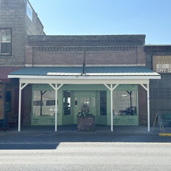 Carisa’s Cake Company - Front of the shop, between A Ave and B Ave. - Desserts Near Me - Kooskia, Idaho