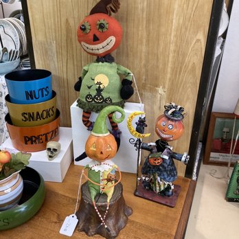 Bee's Knees Vintage - Home Decor Near Me - Henryetta, Oklahoma Bee's Knees Vintage - Home Decor Near Me - Henryetta, Oklahoma
