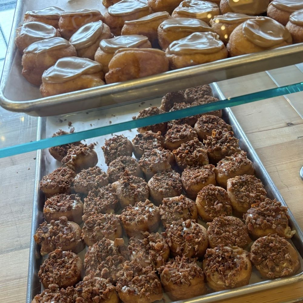 Daily Dozen Doughnut - Bakeries Near Me - Seattle, Washington Daily Dozen Doughnut - Bakeries Near Me - Seattle, Washington