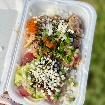 Off the Hook Poke Market - Cold ginger and spicy ahi with alllll the toppings! - Poke Near Me - Honolulu, Hawaii Off the Hook Poke Market - Cold ginger and spicy ahi with alllll the toppings! - Poke Near Me - Honolulu, Hawaii
