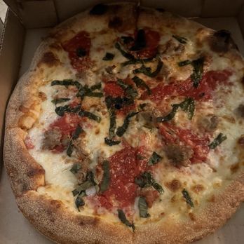 Flippers Pizza - Pizza Near Me - Wildwood, Florida