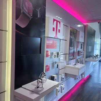 T-Mobile - Mobile Phones Near Me - San Diego, California T-Mobile - Mobile Phones Near Me - San Diego, California