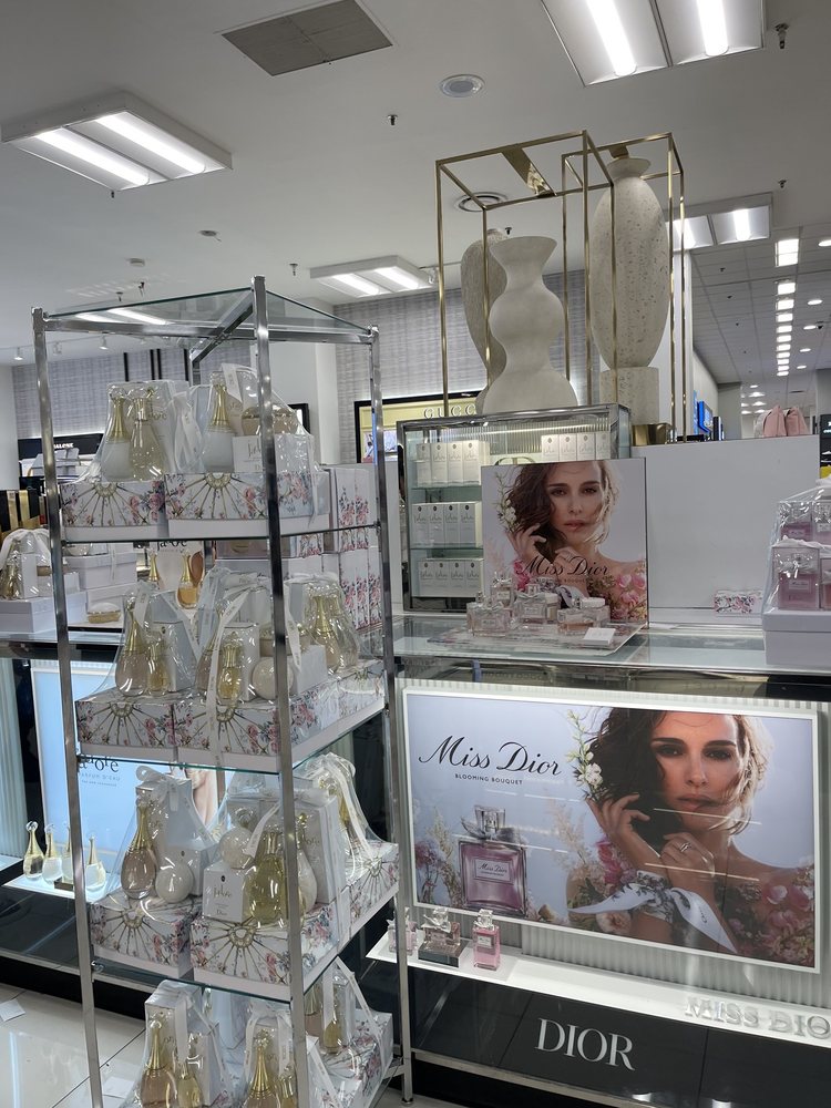 MACY’S Updated July 2024 31 Photos & 66 Reviews 800 Central Park