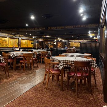 Schuler's Restaurant & Pub - the dining area - New American Near Me - Marshall, Michigan Schuler's Restaurant & Pub - the dining area - New American Near Me - Marshall, Michigan