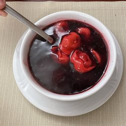 Piwnice Pałacu Pokutyńskich - Beetroot soup