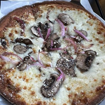 Radicci's Italian Bistro - Gluten free DIY Pizza (Small), onions and mushrooms with white sauce - Italian Near Me - Hayden, Idaho Radicci's Italian Bistro - Gluten free DIY Pizza (Small), onions and mushrooms with white sauce - Italian Near Me - Hayden, Idaho