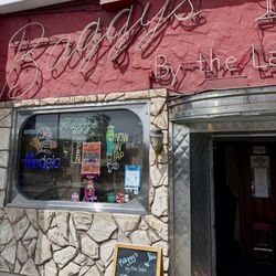 Baggy's by the Lake